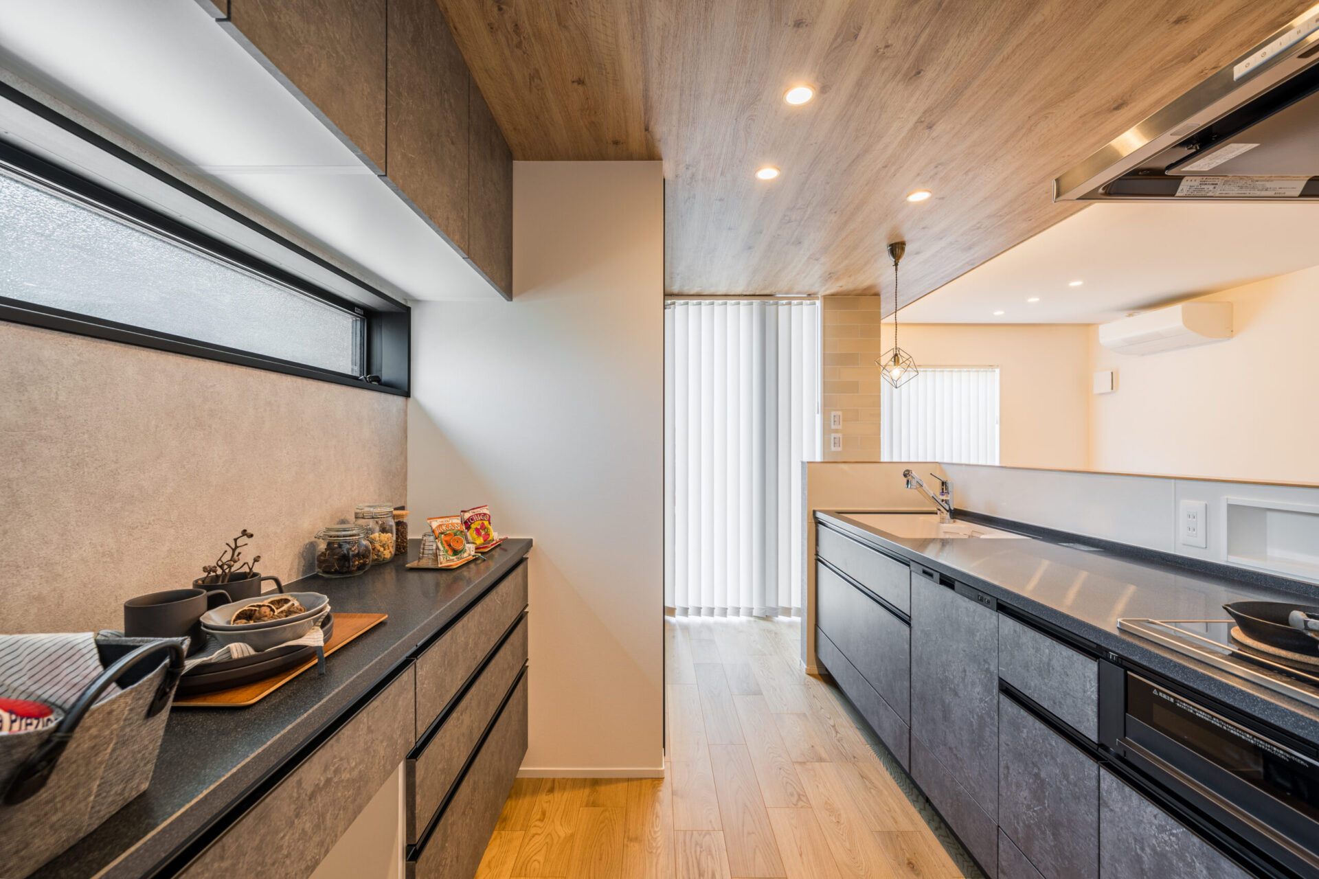 趣味を楽しむ、プライベートサロンのある家