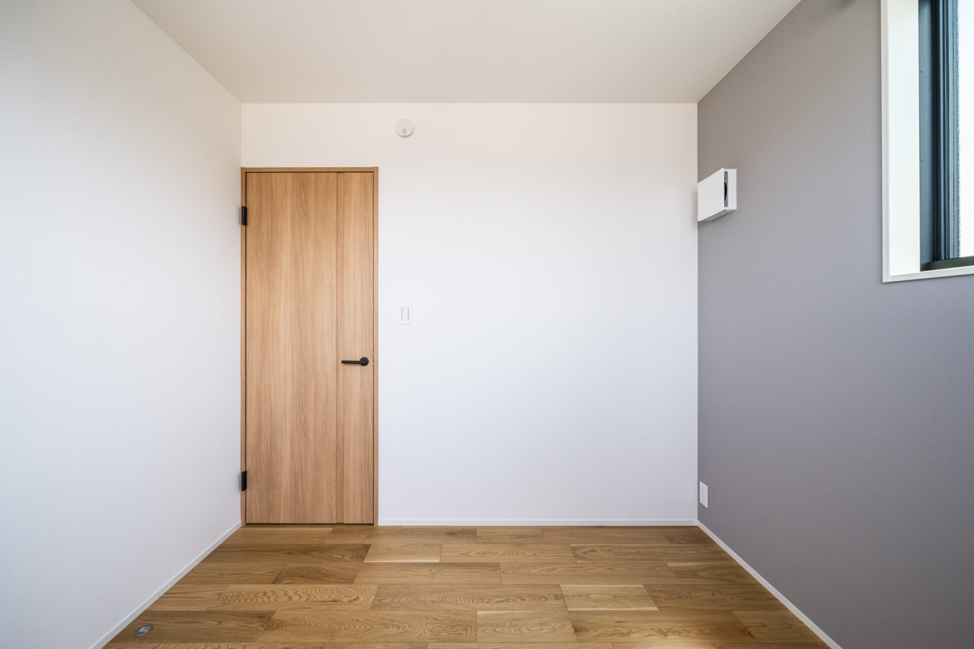 趣味を楽しむ、プライベートサロンのある家